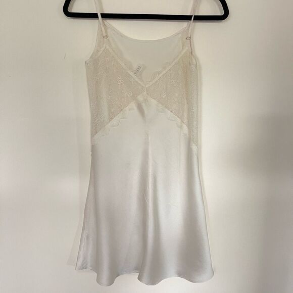 intimissimi Other - Intimissimi Ivory Lace Silk Slip Top Sz S
